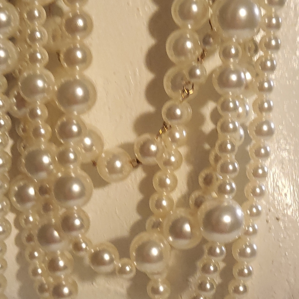 NWOT WHBM Elegant Creamy White Faux  Pearl Necklace - Picture 4 of 10